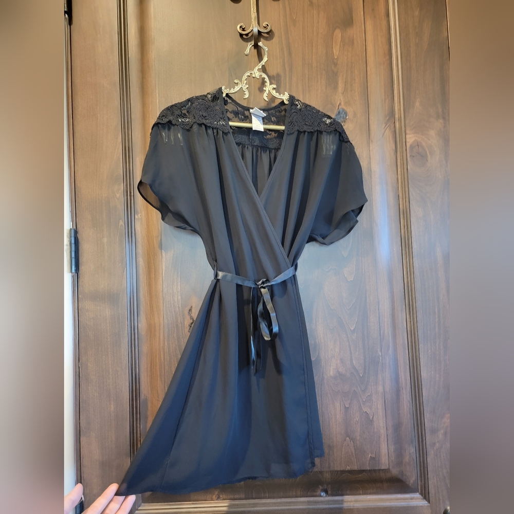 In Bloom Sheer Robe - Picture 2 of 5